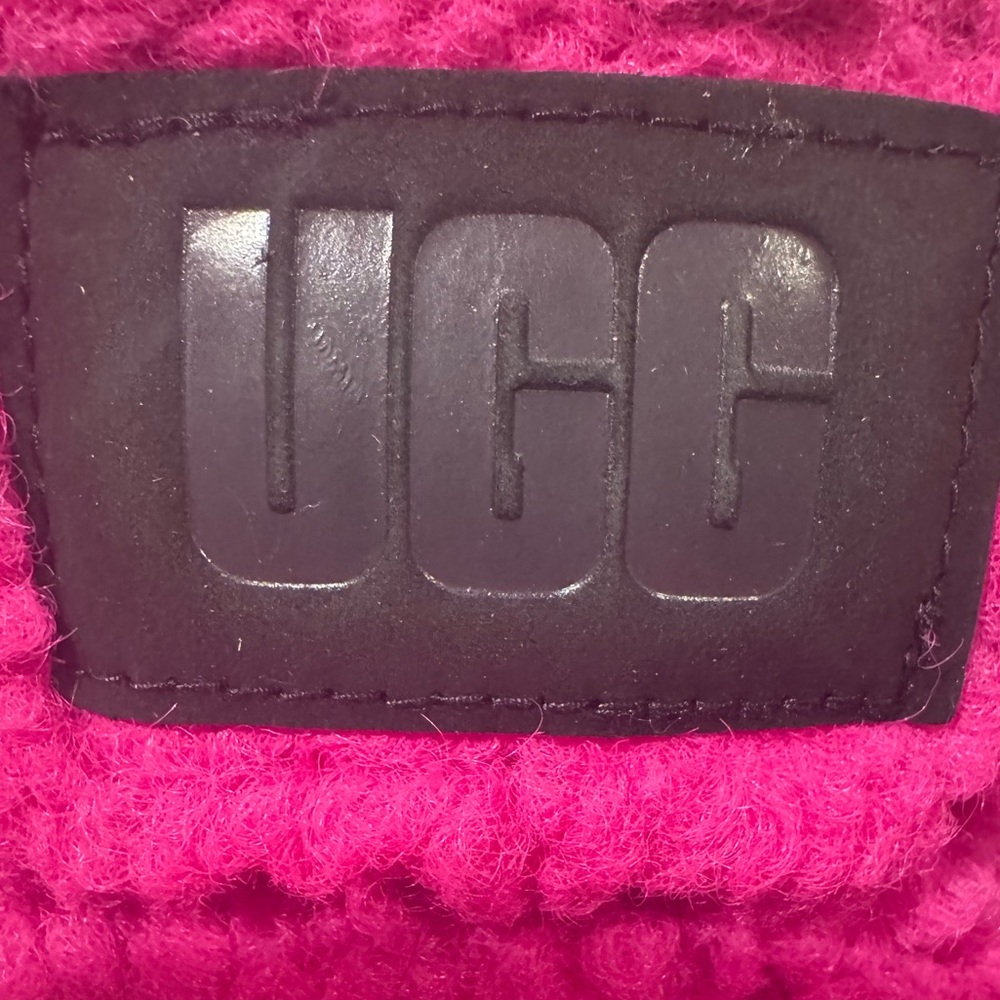 UGG Sherpa Mittens – Rock Rose – S/M - Picture 9 of 10